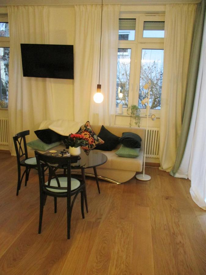 Apartment Am Apfelbaum Ройтлинген Экстерьер фото