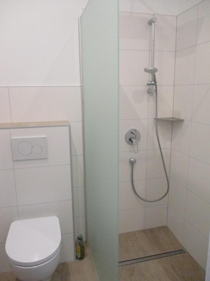 Apartment Am Apfelbaum Ройтлинген Экстерьер фото